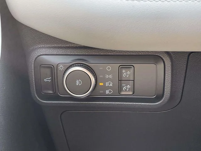 New 2026 Space White Metallic Ford Platinum™ image 22