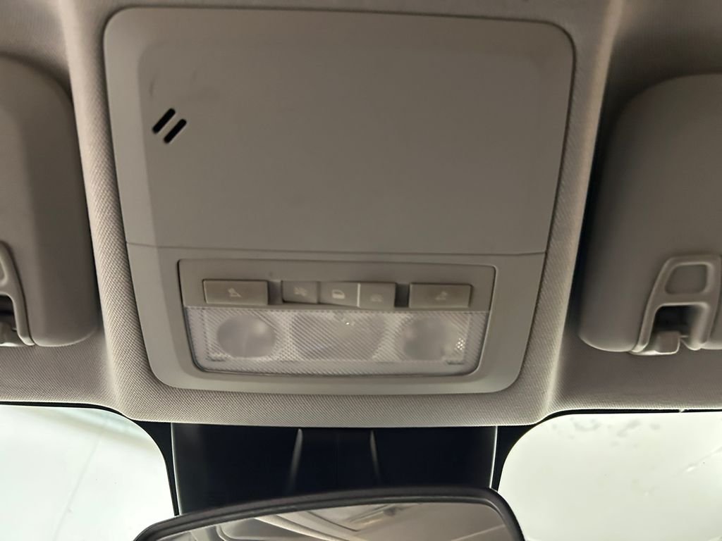 Used 2015 Silver Chevrolet 2LT image 29
