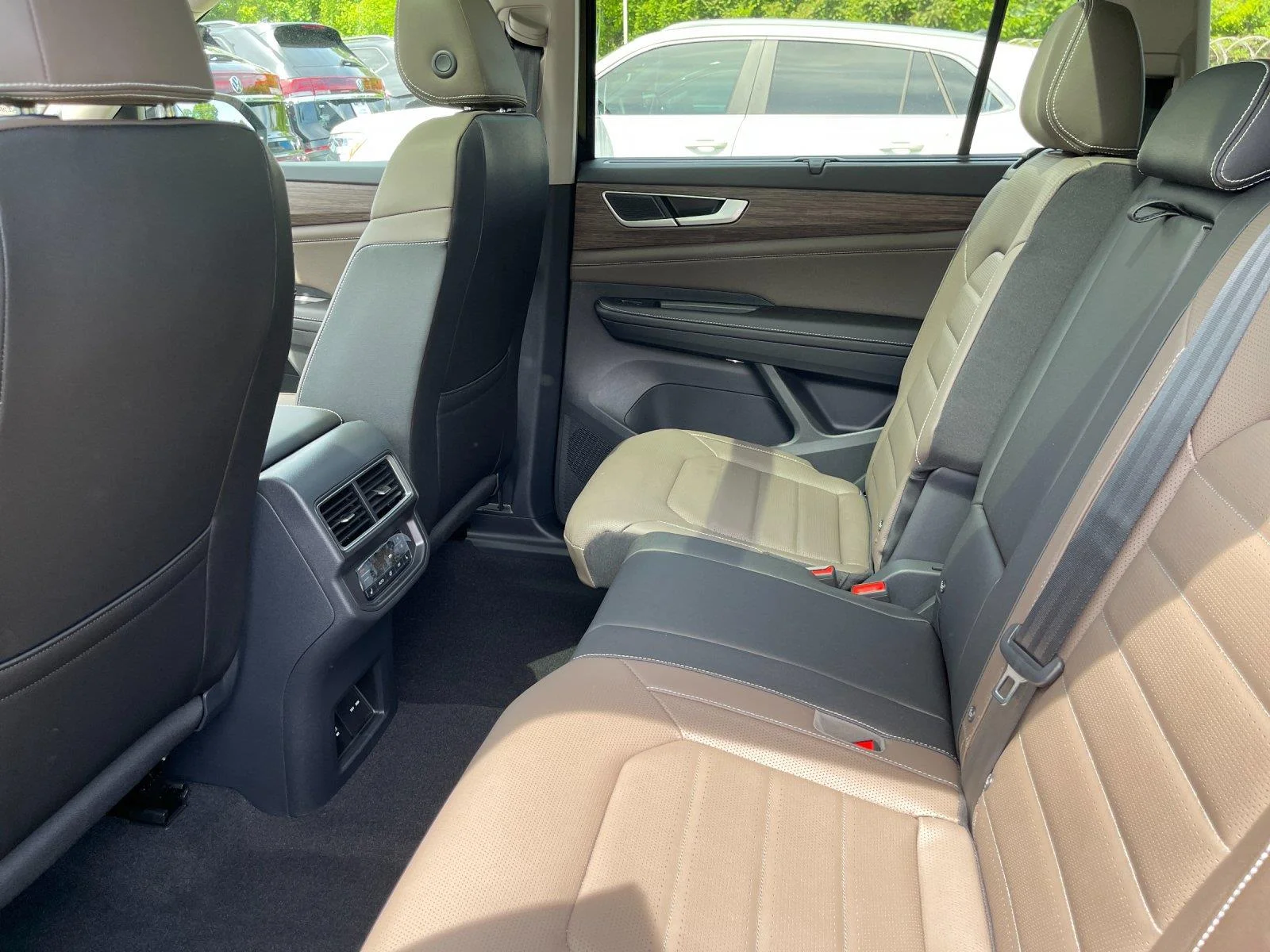New 2026 deep black pearl Volkswagen 2.0T SEL image 33