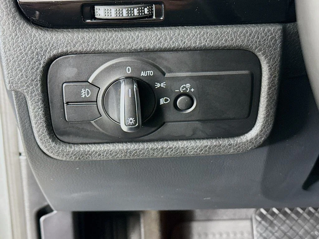 Used 2016 Gray Metallic Volkswagen VR6 FSI image 11