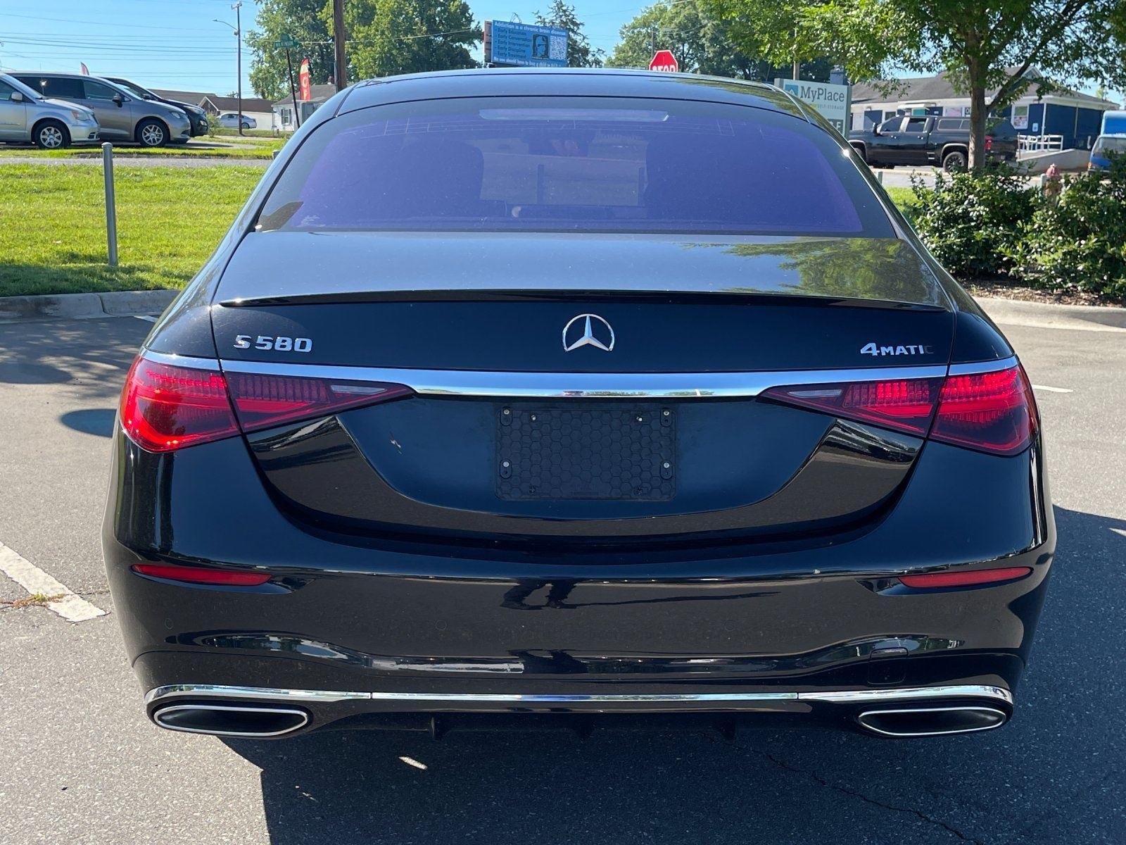 Used 2022 Obsidian Black Metallic Mercedes-Benz S 580 image 4
