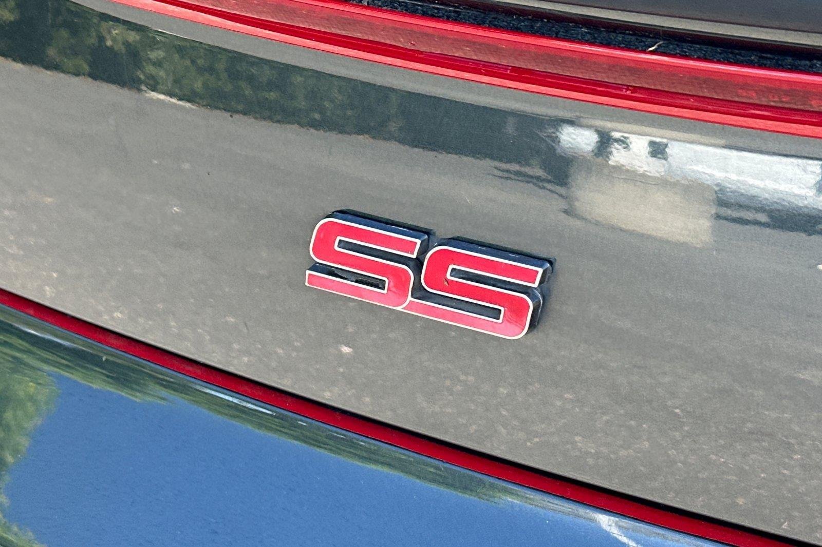 Used 2015 Ashen Gray Metallic Chevrolet SS image 25
