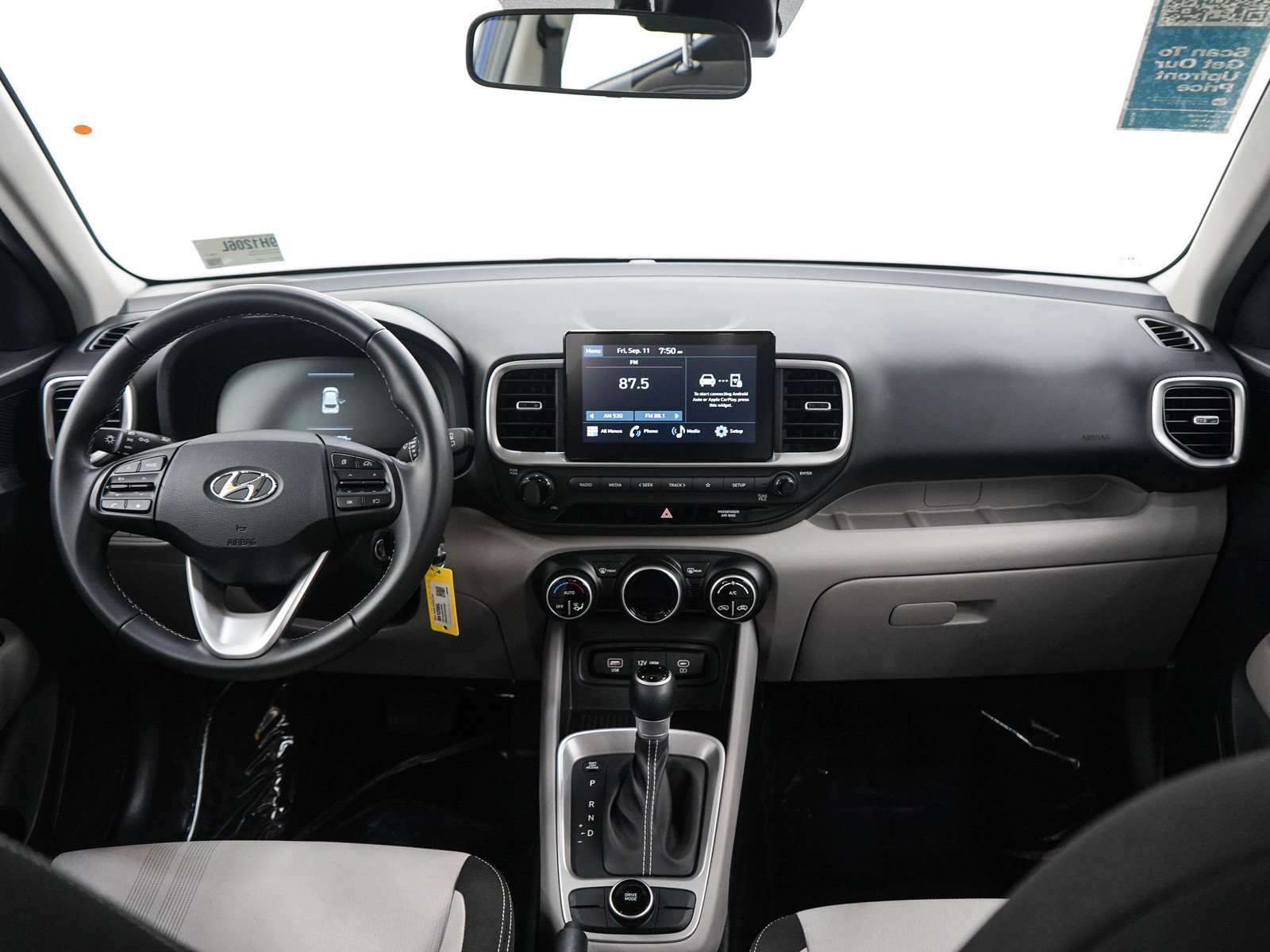 2023 Hyundai Venue SEL - Photo 14