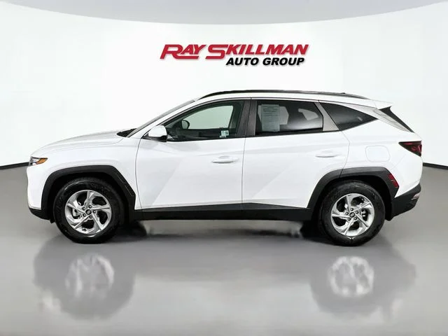 Used 2024 White Hyundai SEL image 4