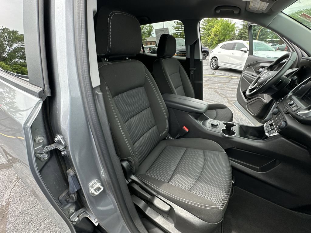 2024 GMC TERRAIN - Image 19