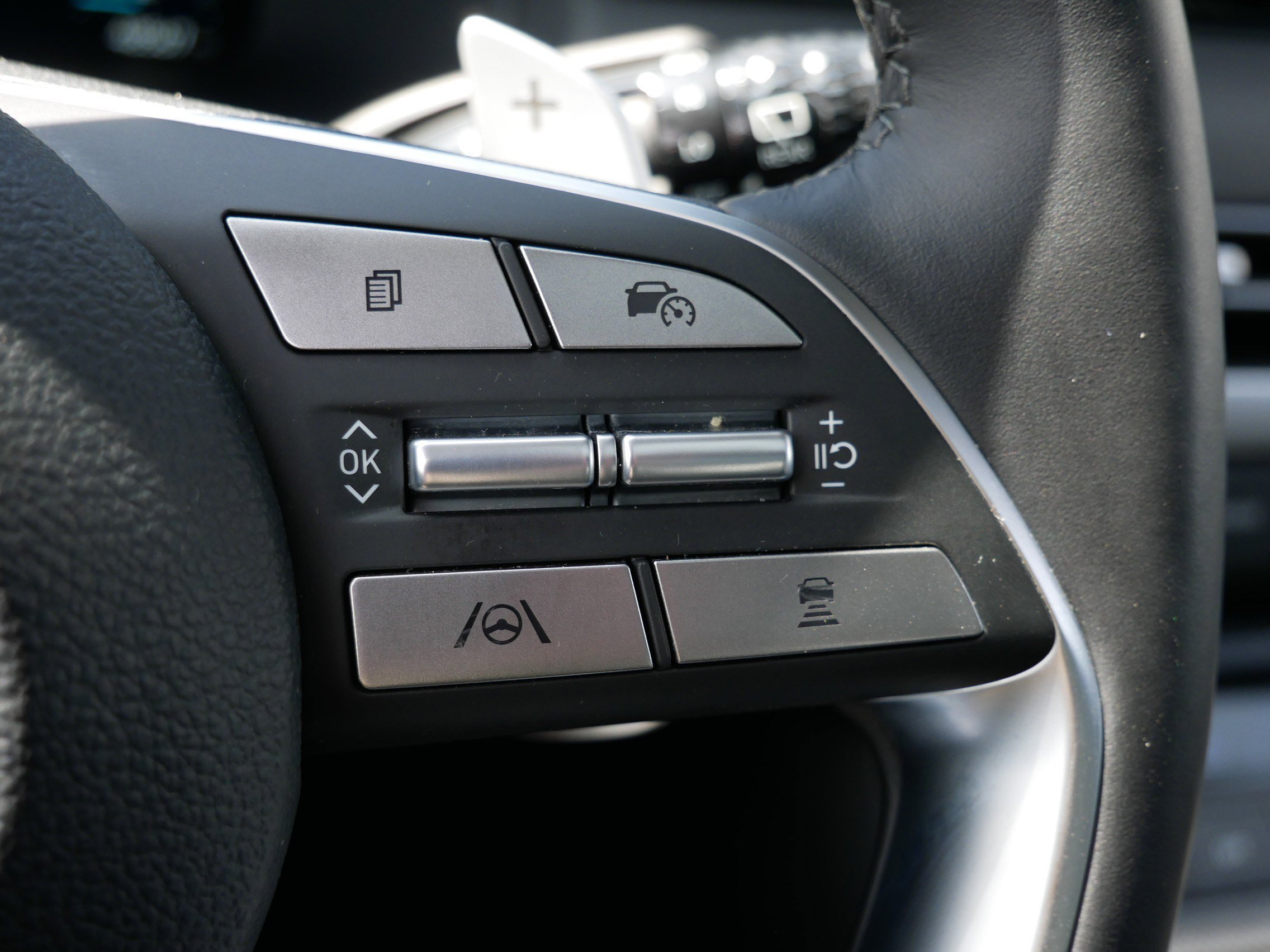Certified Used 2023 Moonlight Cloud Hyundai Limited image 28