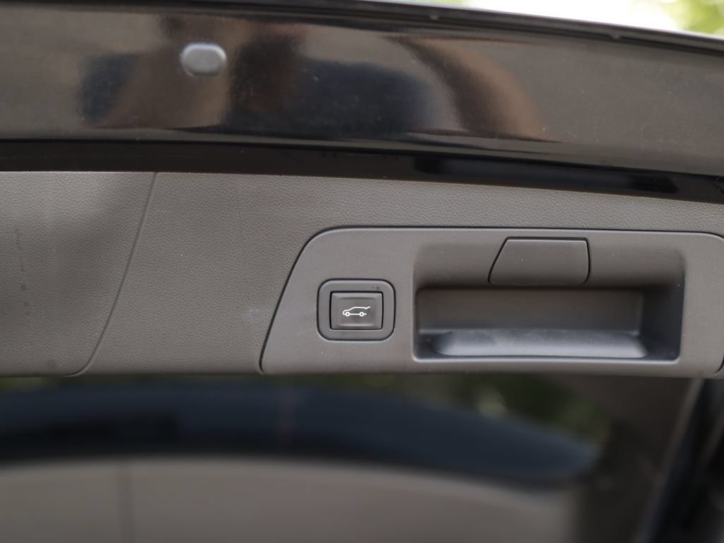 Used 2023 Ebony Twilight Metallic Buick Essence image 29