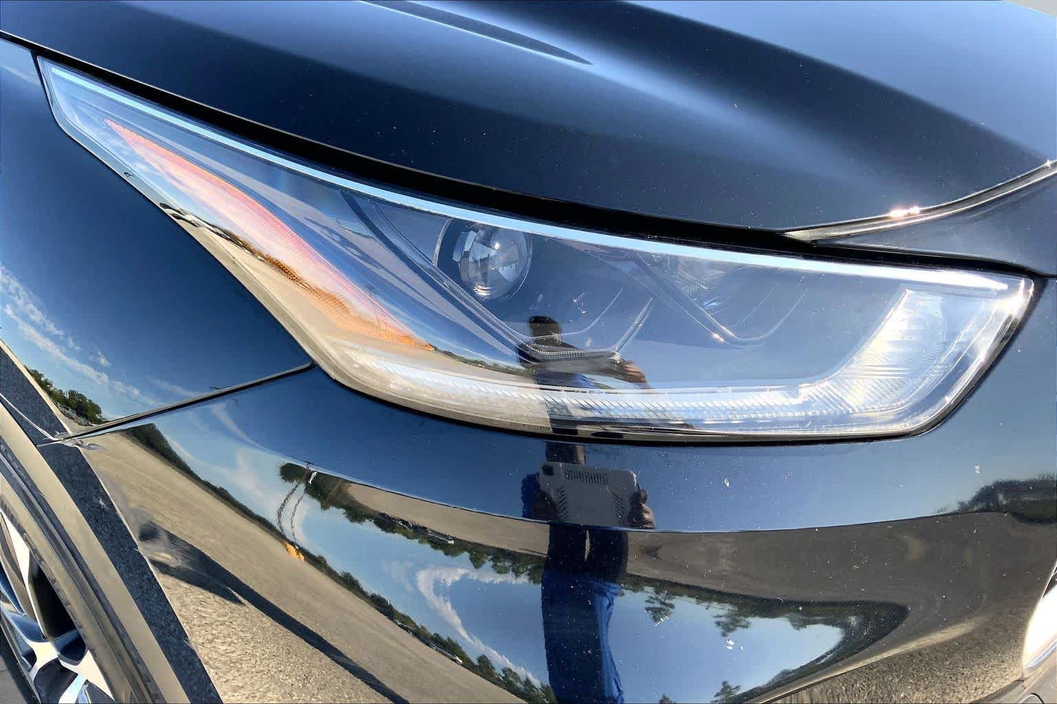 Used 2021 Midnight Black Metallic Toyota XLE image 27