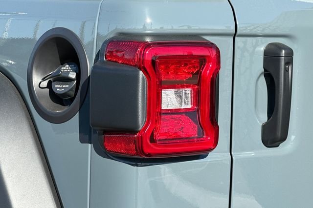 New 2026 Anvil Clear-Coat Exterior Paint Jeep Sport S image 25