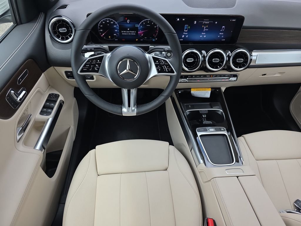 New 2026 White Mercedes-Benz GLB 250 image 13