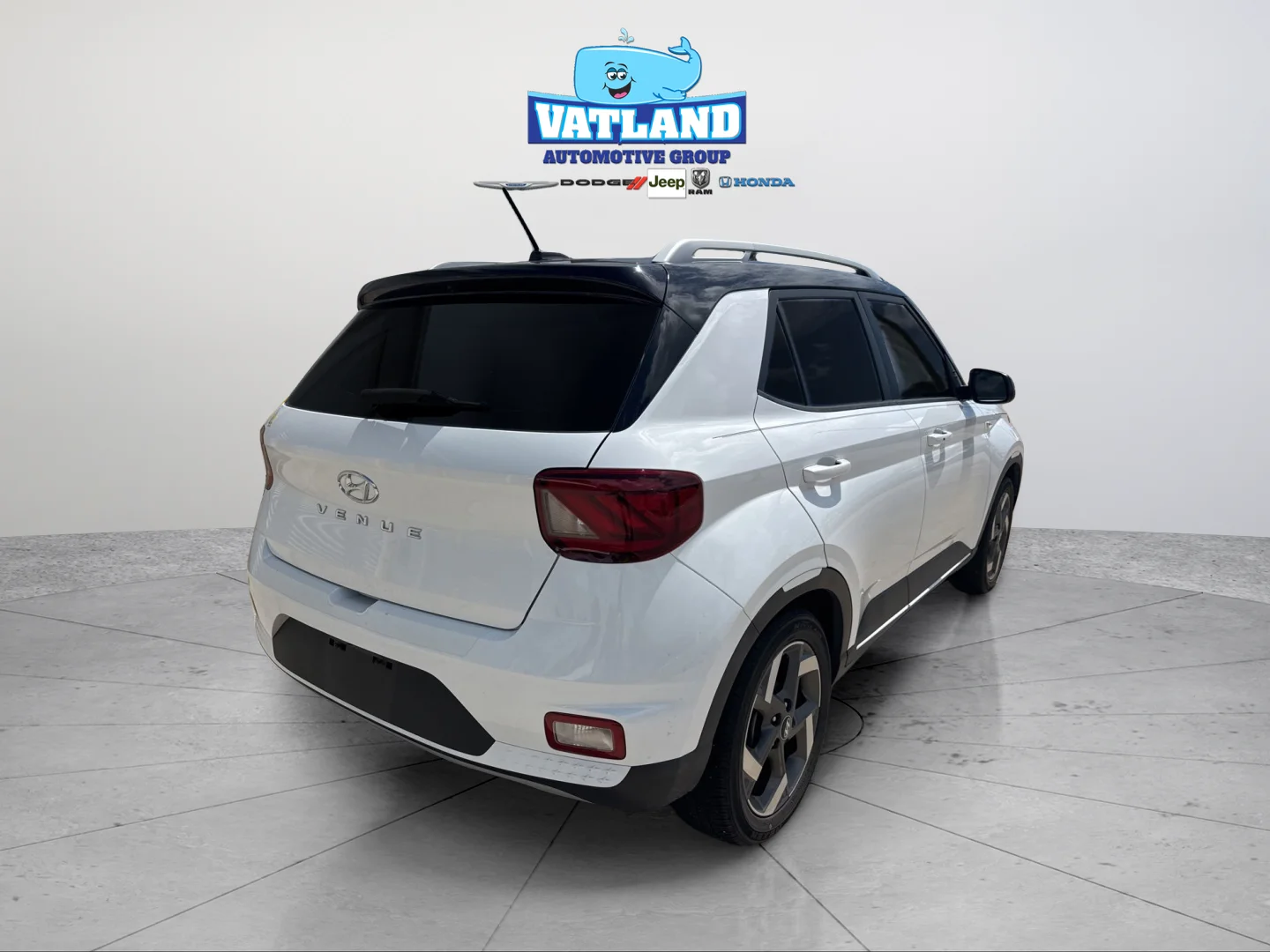 Used 2023 Ceramic White Hyundai Limited image 11