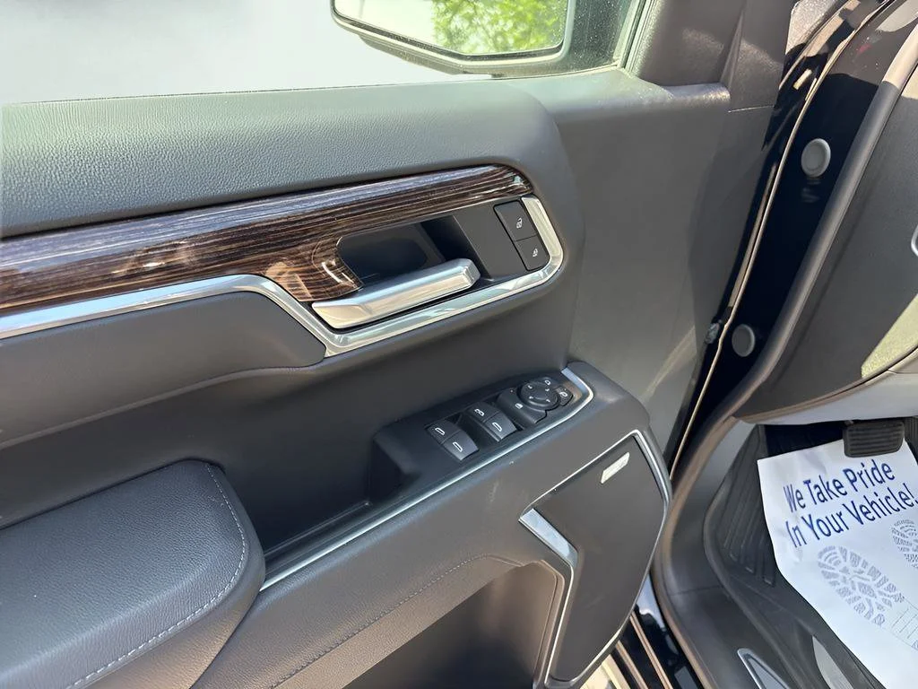 New 2026 Onyx Black GMC Elevation image 19