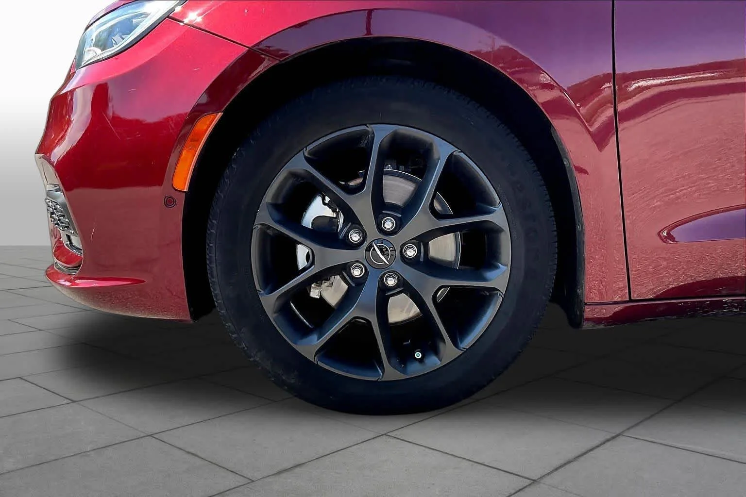 Used 2023 Velvet Red Pearlcoat Chrysler Limited image 11