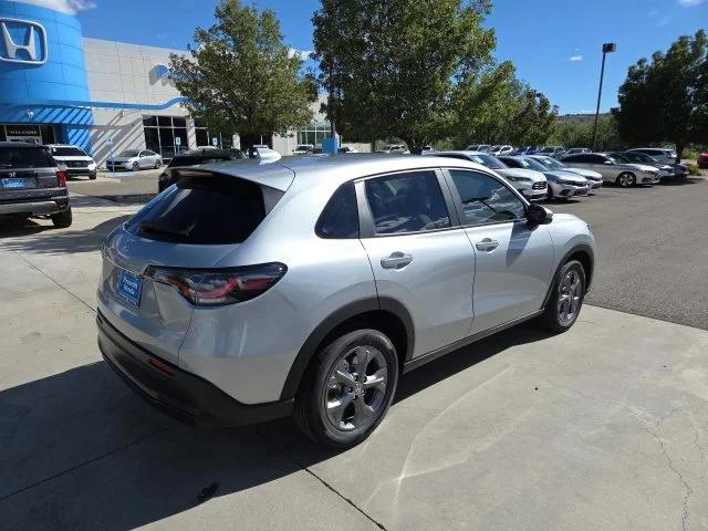 New 2027 Solar Silver Metallic Honda LX image 3