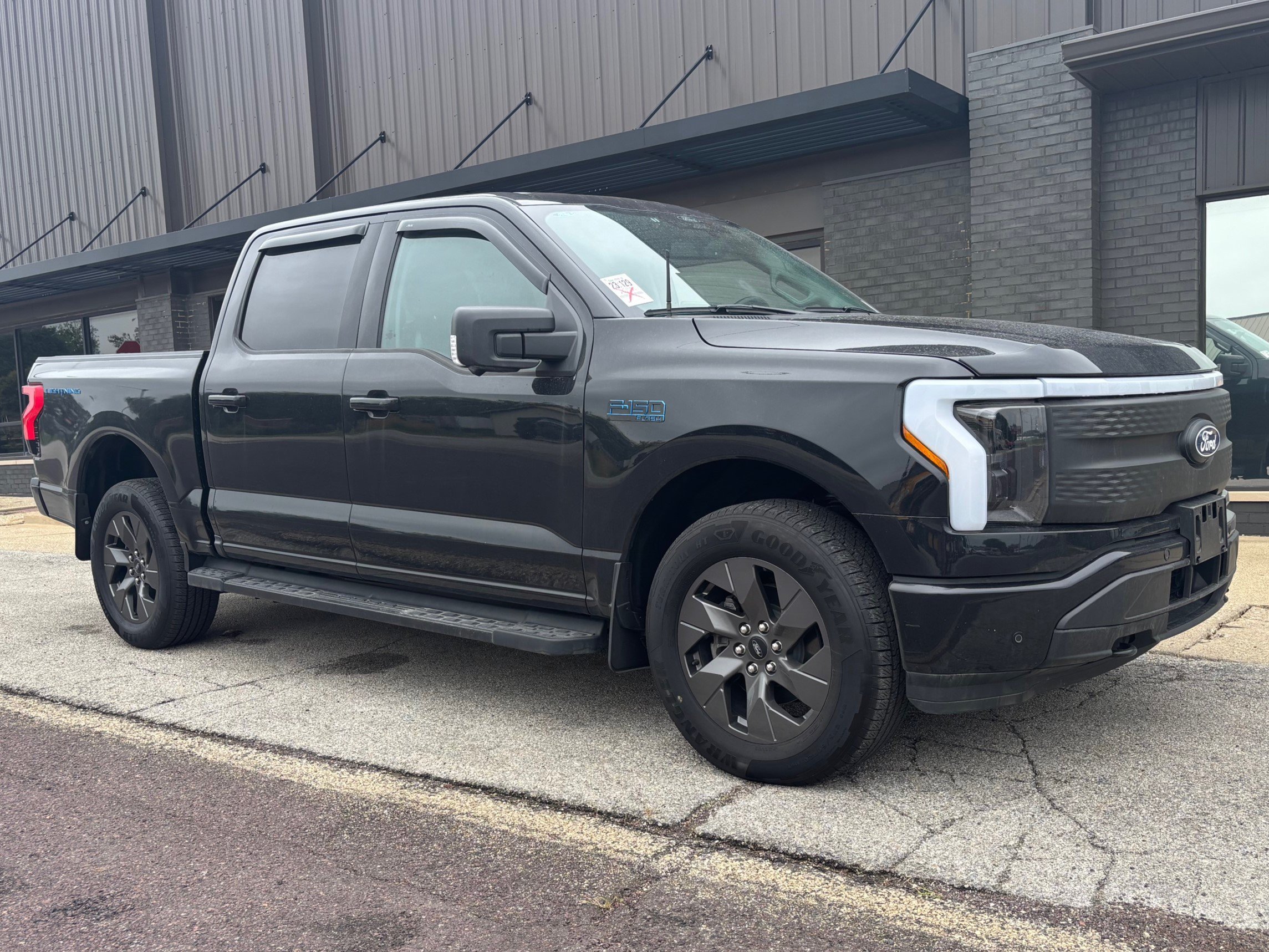 Used 2024 Black Metallic Ford Flash image 3