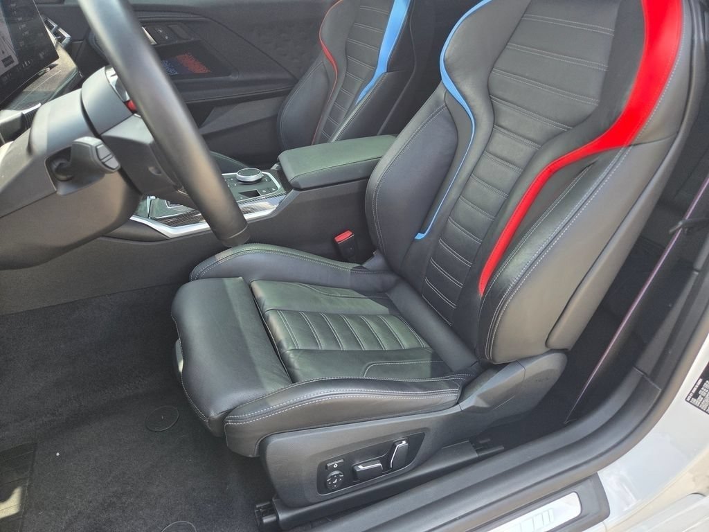 Used 2025 Alpine White BMW Base image 6