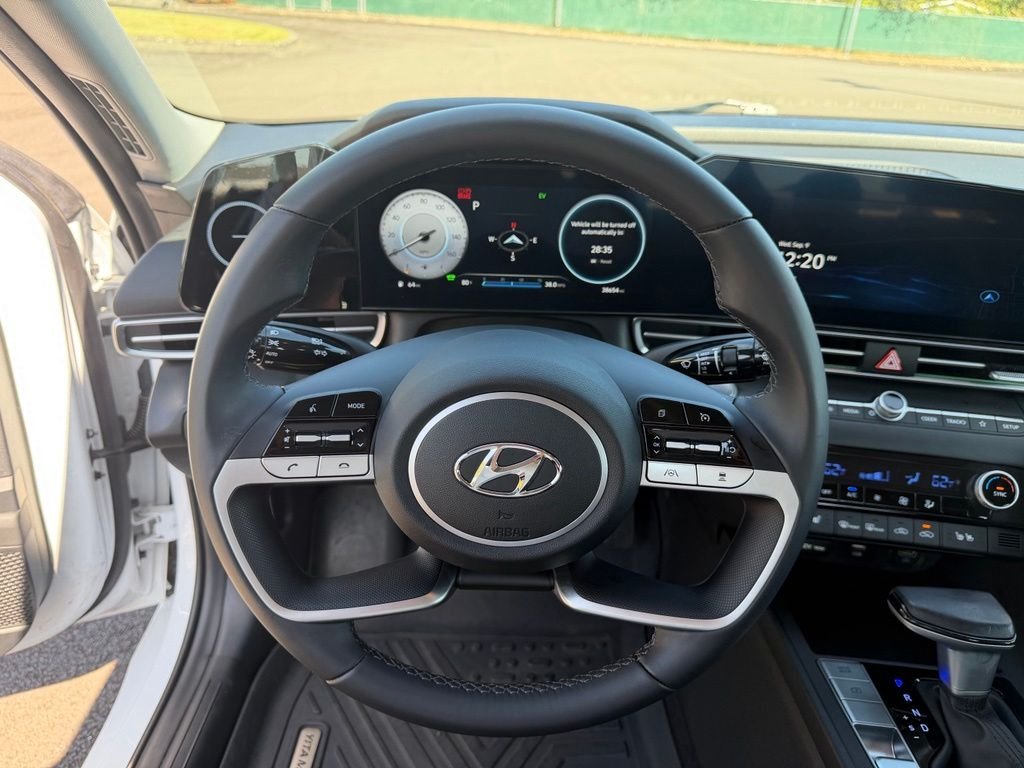 Used 2023 Lunar White Hyundai Limited image 17