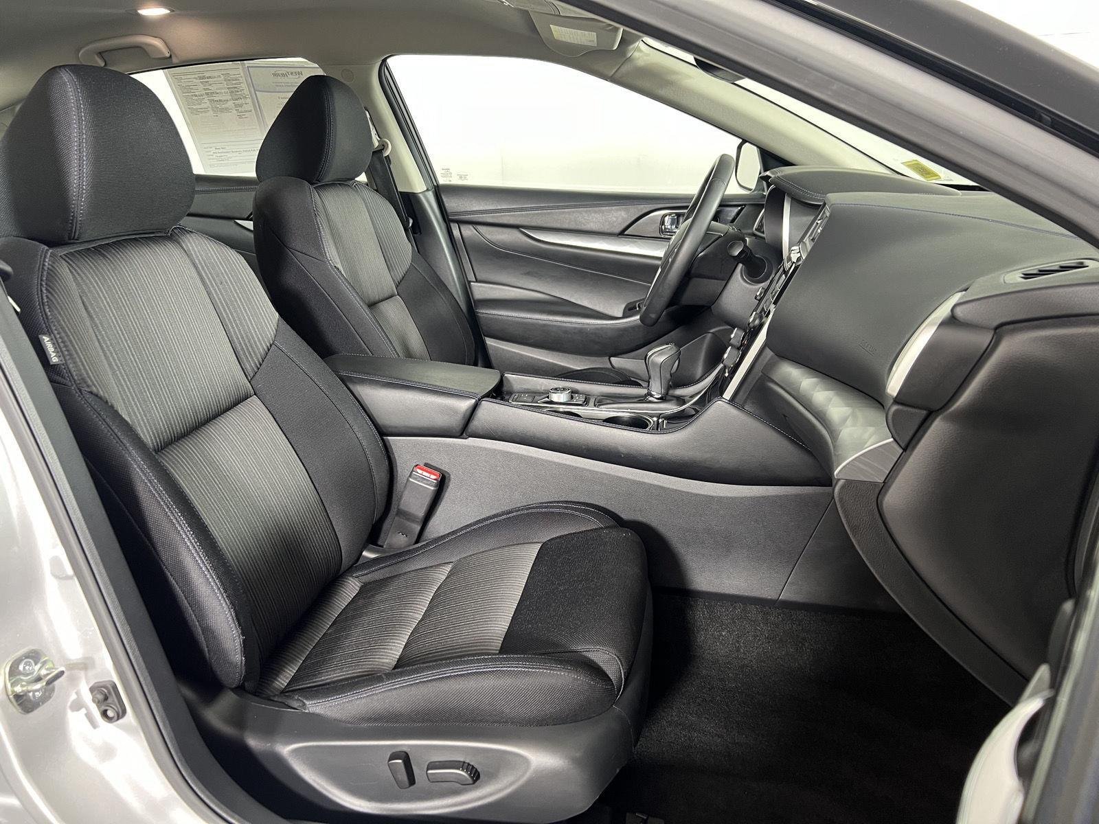 Used 2018 Brilliant Silver Nissan S image 20