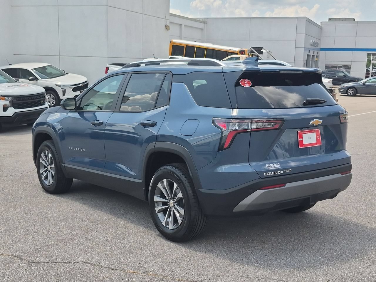 2027 Chevrolet Equinox LT - Photo 6