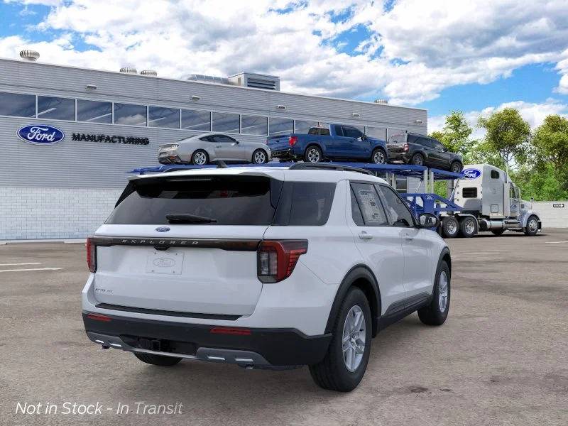 New 2026 Space White Metallic Ford Active image 8