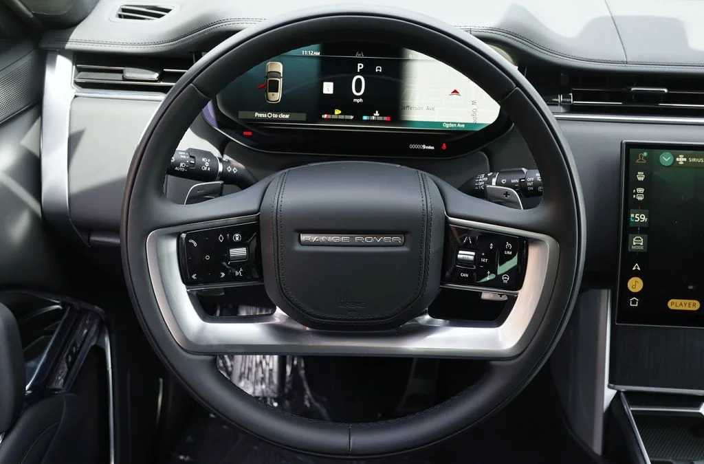 New 2026 Santorini Black Land Rover SE image 18