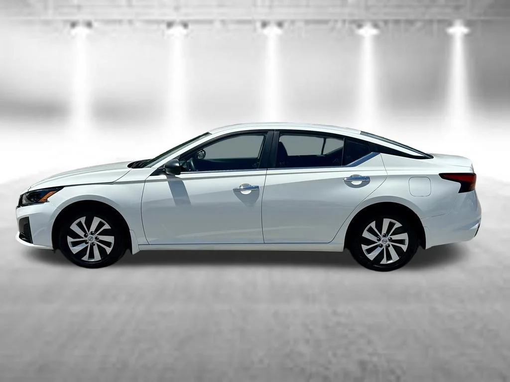 Certified Used 2025 White Nissan 2.5 S image 10