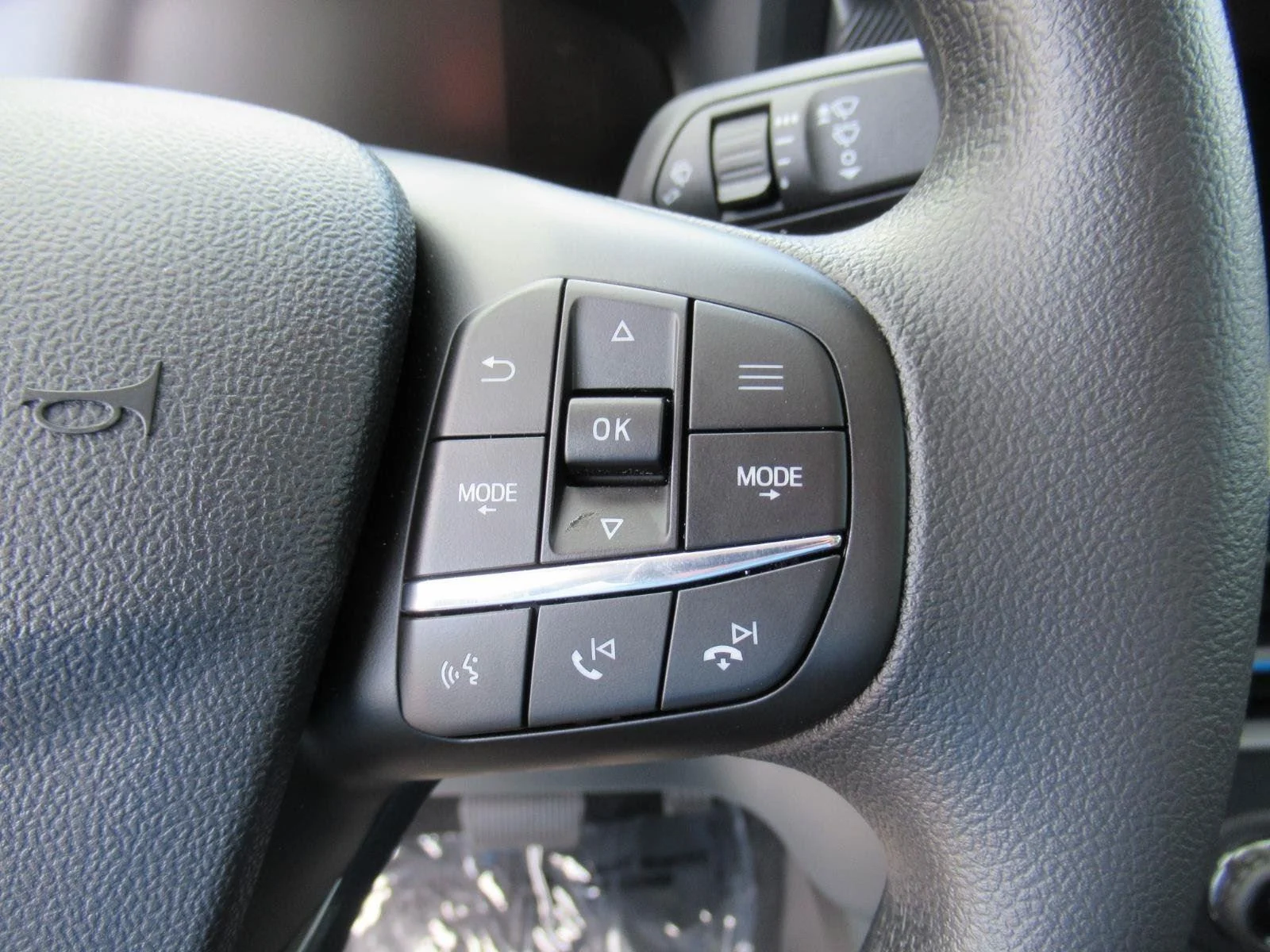 New 2026 Carbonized Gray Metallic Ford XLT image 23