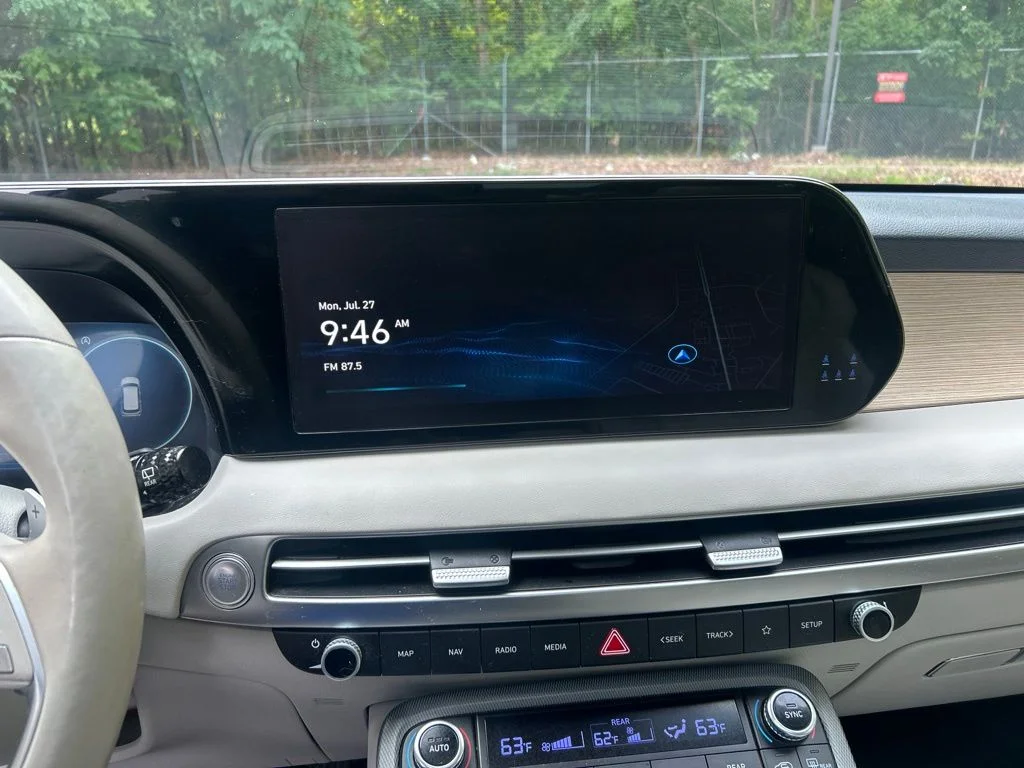 Used 2023 White Hyundai Limited image 17