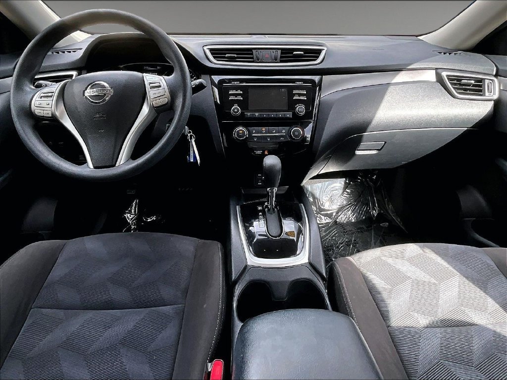 Used 2015 Arctic Blue Metallic Nissan S image 21