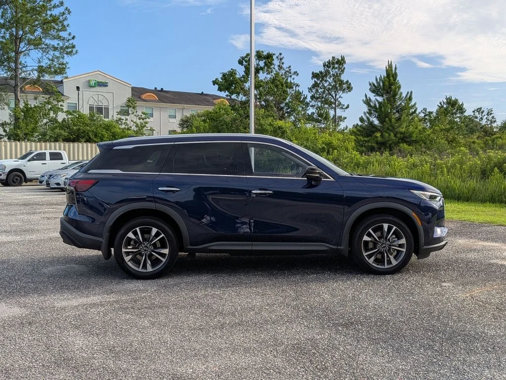 Used 2023 Blue INFINITI LUXE image 6