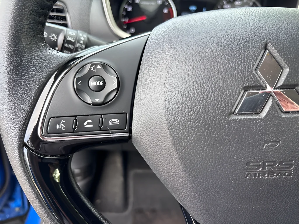 Used 2025 Alloy Silver Metallic Mitsubishi  image 14