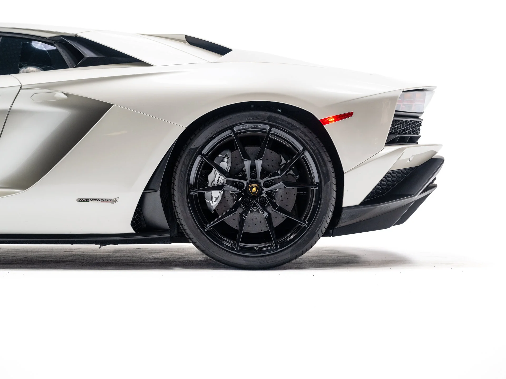 Used 2018 Bianco Isis Lamborghini  image 12