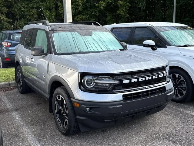 Used 2023 Silver Ford Outer Banks image 1