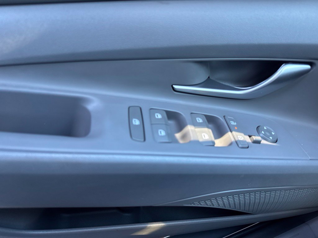 2024 Hyundai Elantra SEL - Photo 18