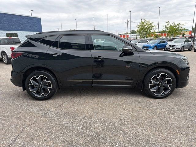 Used 2019 Black Chevrolet RS image 6