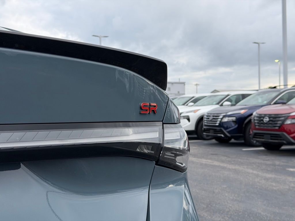 New 2026 Atlantic Gray Metallic / Super Black Two-tone Nissan SR image 31