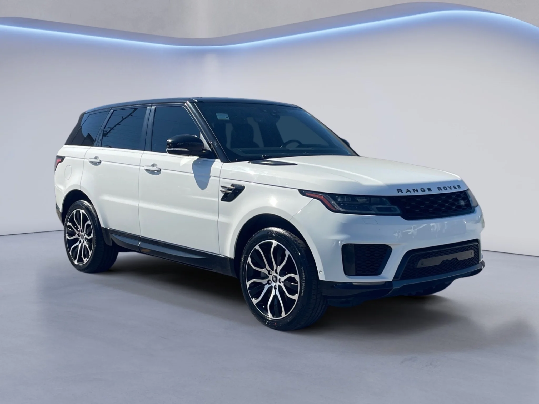 Used 2022 White Land Rover HSE Silver Edition image 1