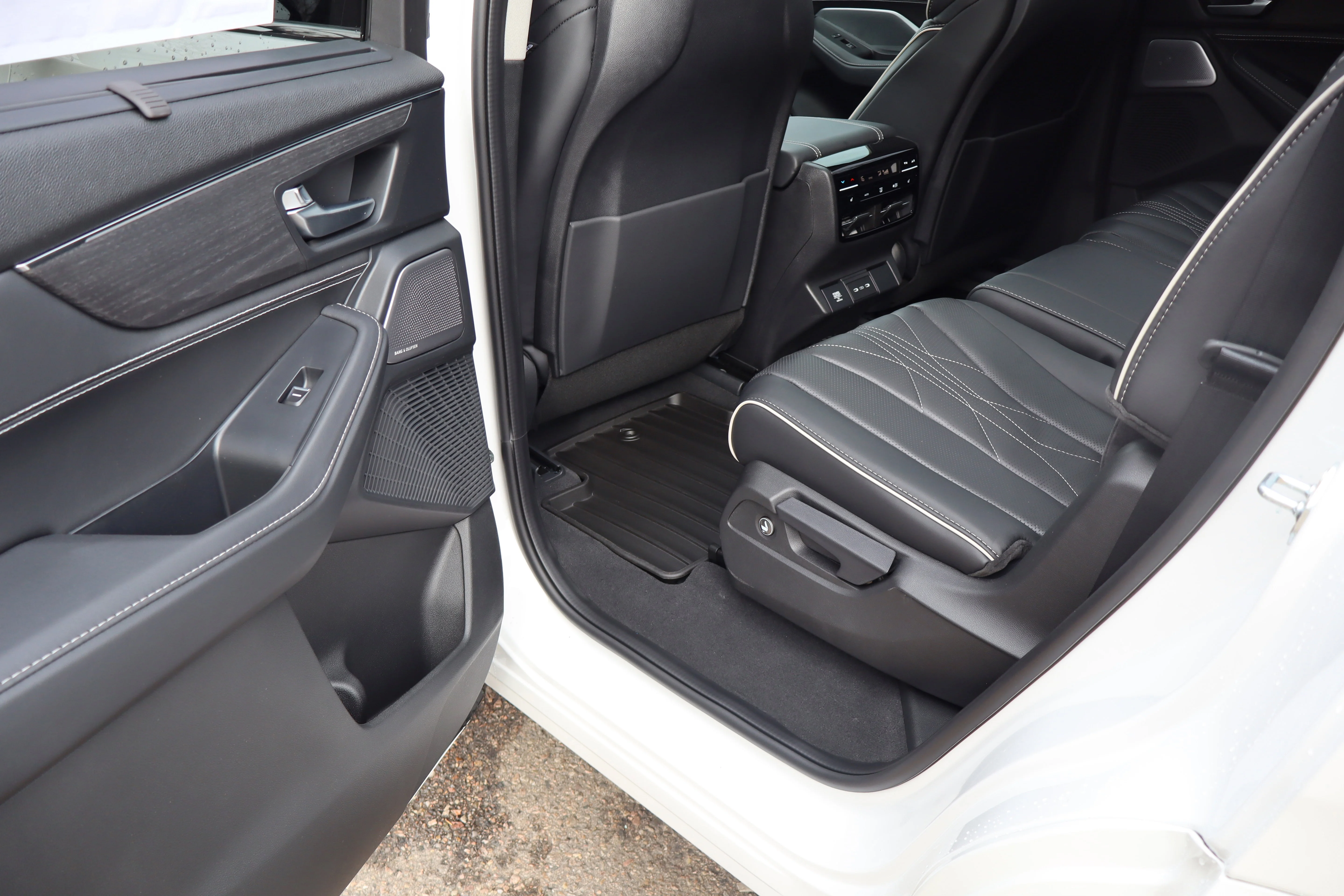 New 2026 Platinum White Pearl Acura w/Advance Package image 26