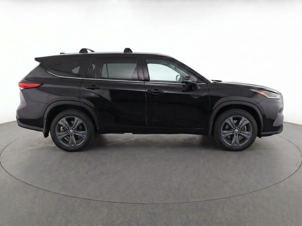 2023 Toyota Highlander XLE - Photo 6