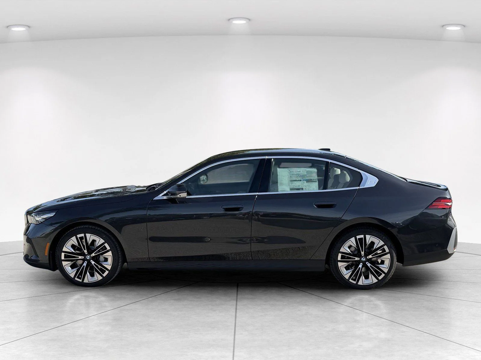 New 2027 Dark Graphite Metallic BMW 530i image 7