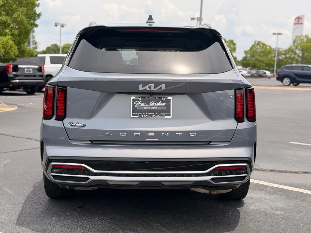Used 2022 Silver Kia S image 13