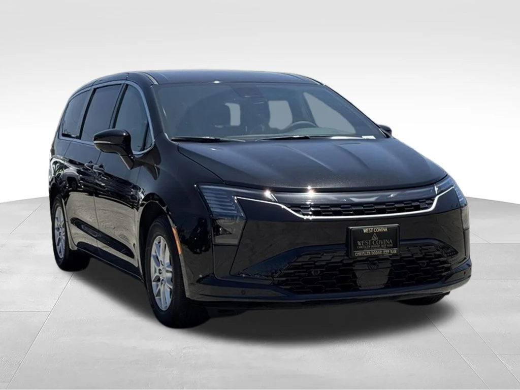 New 2027 Diamond Black Crystal Pearl-Coat Exterior Paint Chrysler Select image 4