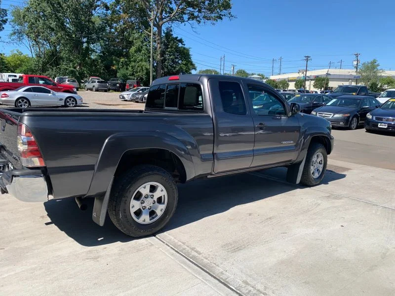 Used 2015 Gray Toyota Pickup 4D 6 ft image 11