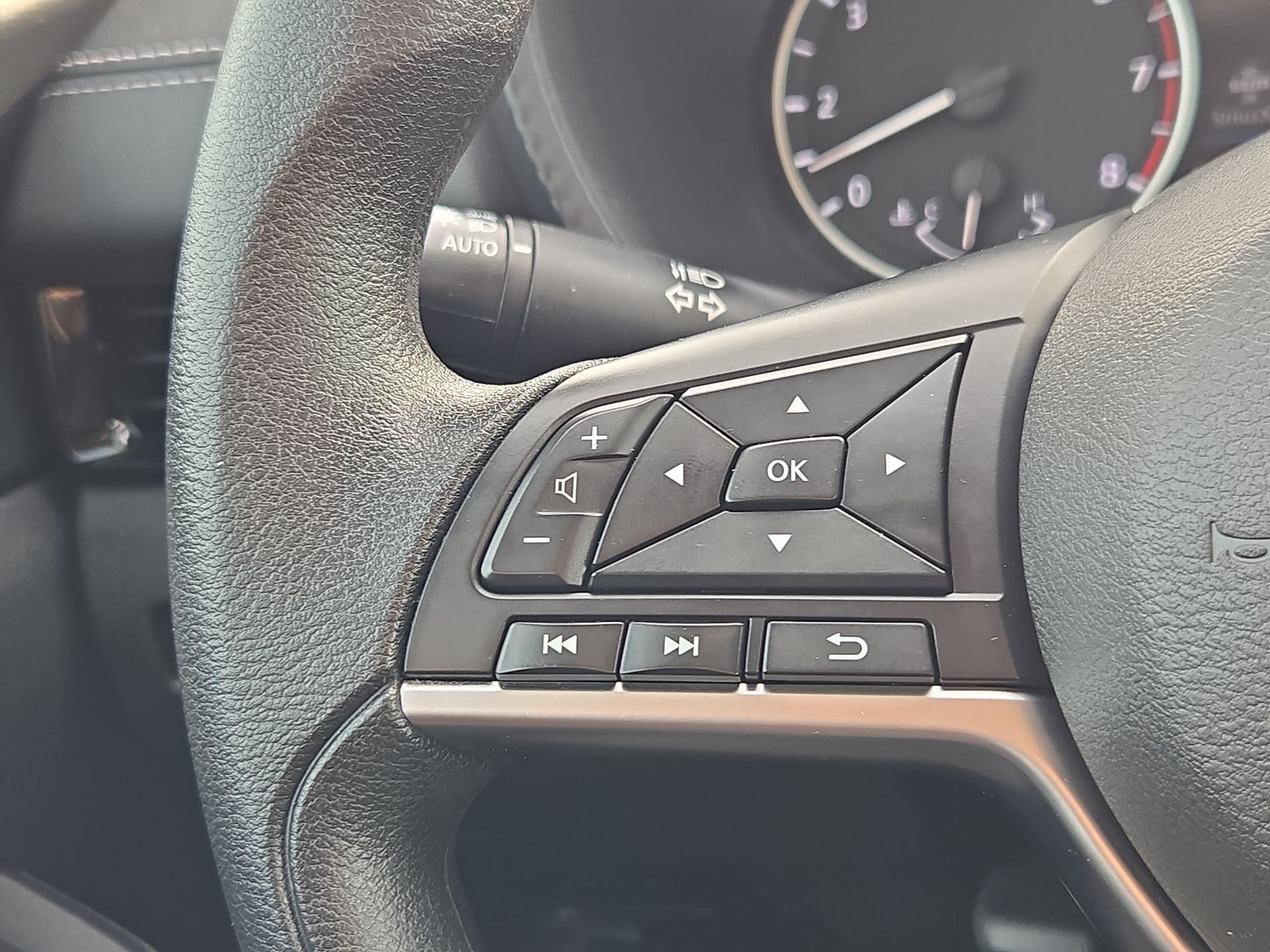 Used 2024 Fresh Powder Nissan SV image 17