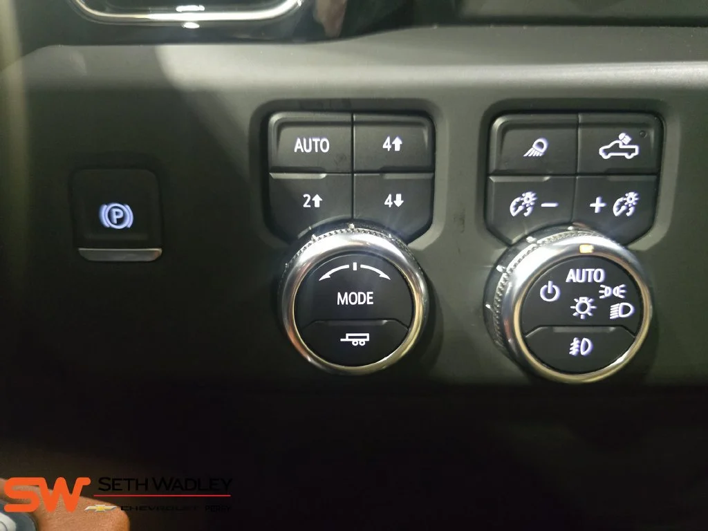 Used 2024 Summit White GMC Denali Ultimate image 26