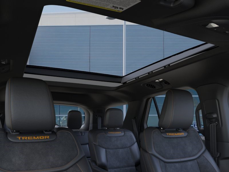 New 2026 Star White Metallic Tri-Coat Ford Tremor image 23