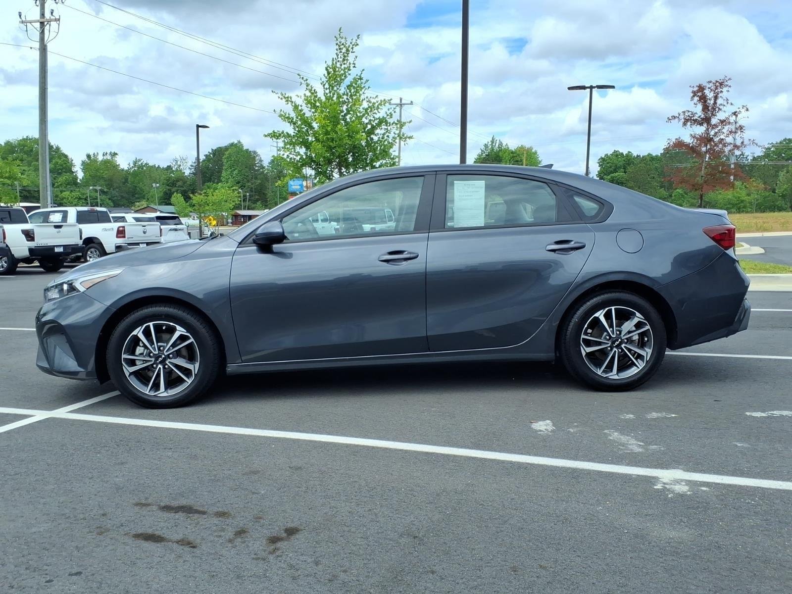 Used 2024 Gravity Gray Kia LXS image 3