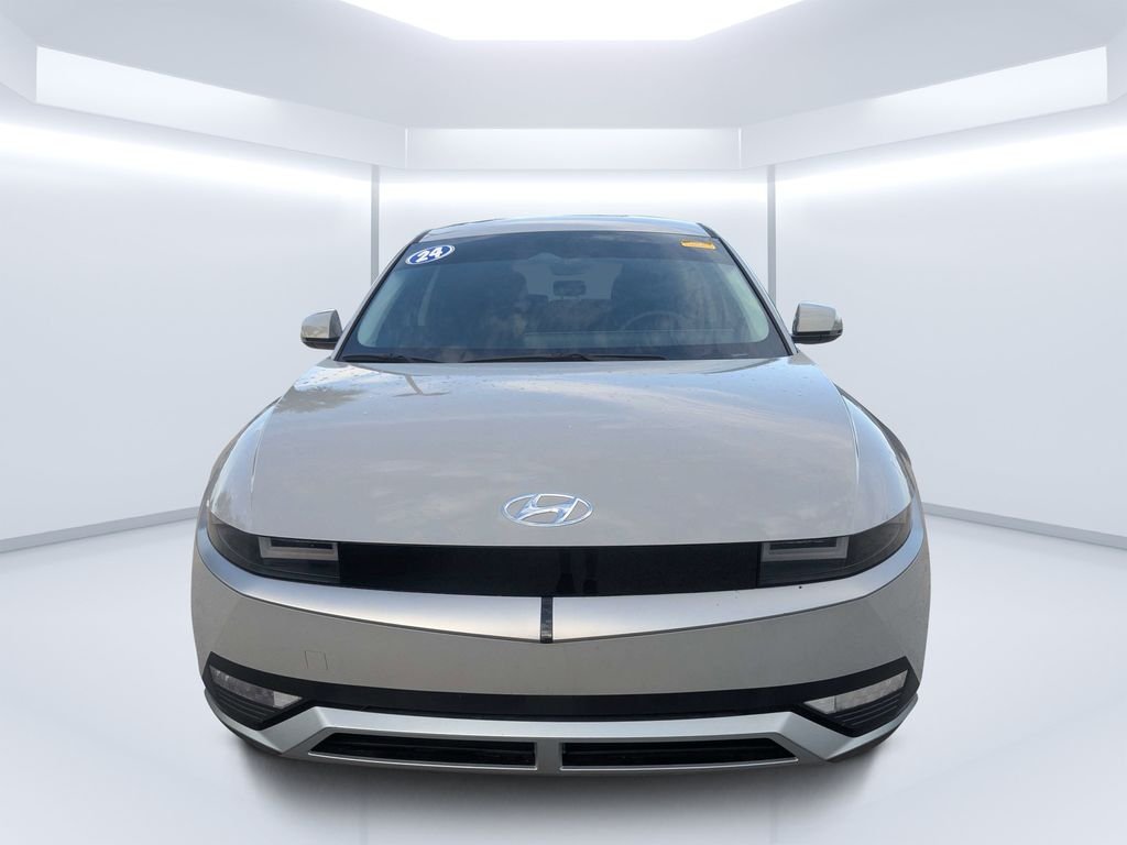 Used 2024 Gray Hyundai SE image 8