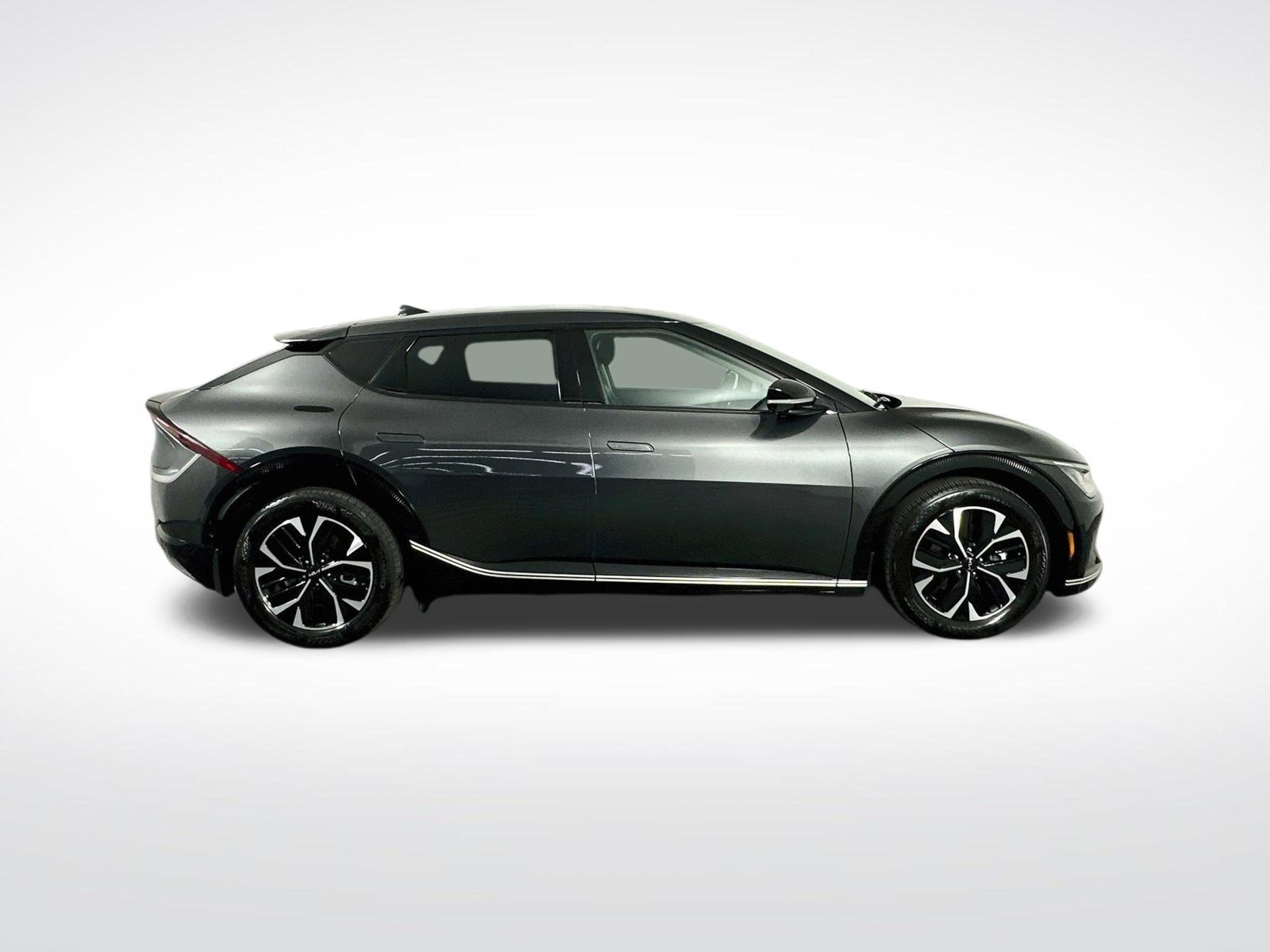 Used 2023 Interstellar Gray Kia Wind image 8