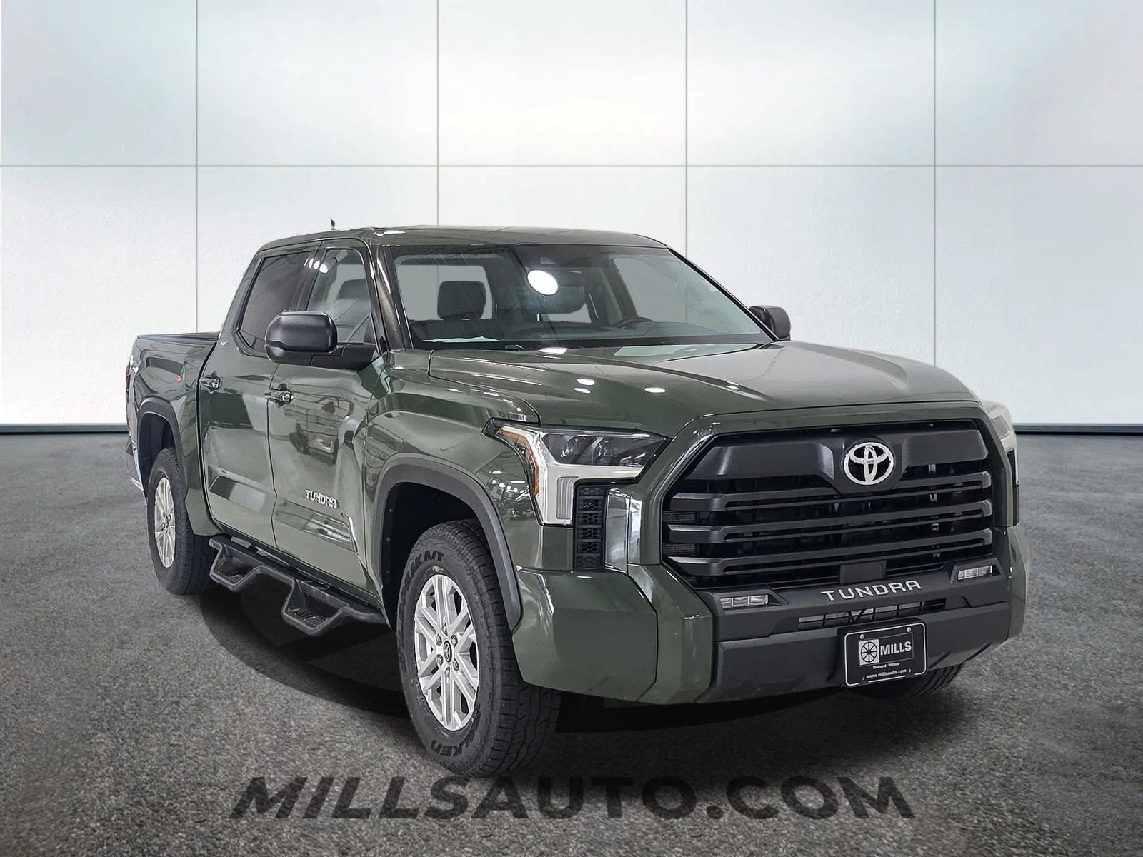Used 2023 Green Toyota SR5 image 11